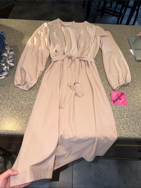 JoannCurtis Vintage 70s Blush Pink Pleated Long-Sleeve Midi Dress
